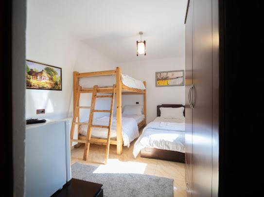 Vila Shen Maria Hotel Voskopoje Ngoại thất bức ảnh