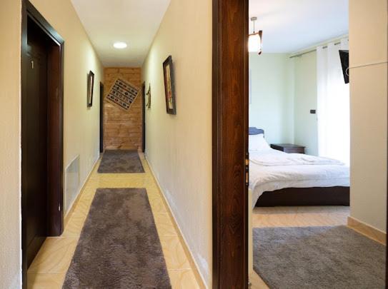 Vila Shen Maria Hotel Voskopoje Ngoại thất bức ảnh
